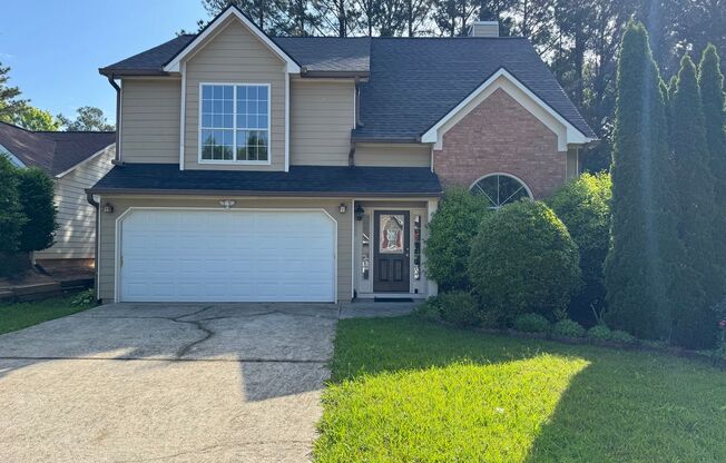 Beautiful 3 Bedroom 2.5 Bath Home Close to I-85.