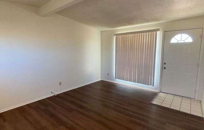 2 beds, 1 bath, $1,100