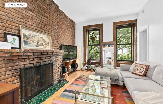 60 W 89 ST