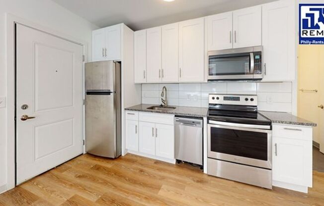 2 beds, 1 bath, $1,350, Unit 308