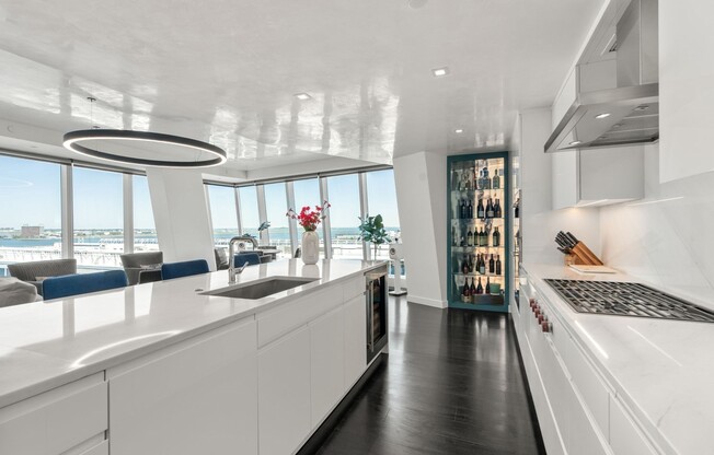 3 beds, 3.5 baths, 2,376 sqft, $30,000, Unit 10E