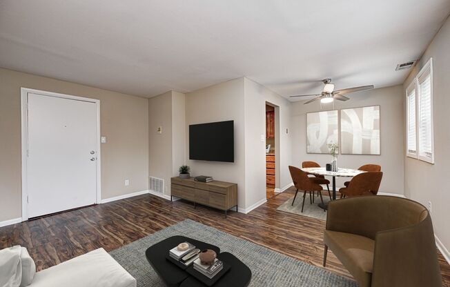 1 bed, 1 bath, 594 sqft, $999, Unit CHM - 213