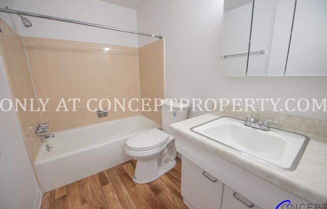 2 beds, 1 bath, 790 sqft, $1,249, Unit 10