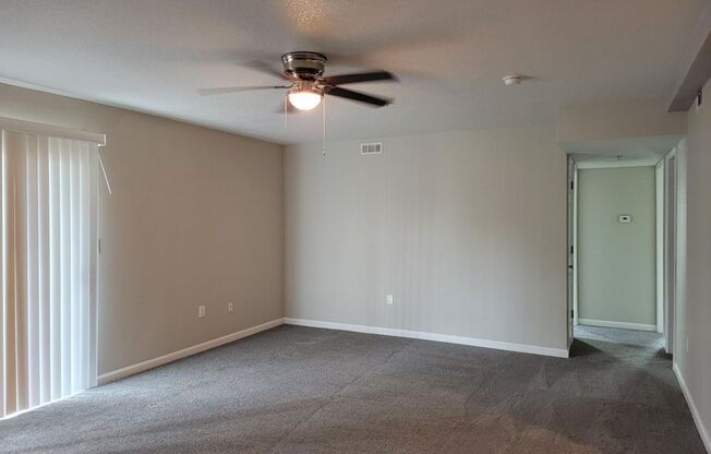 2 beds, 2 baths, 1,015 sqft, $1,292, Unit 016102
