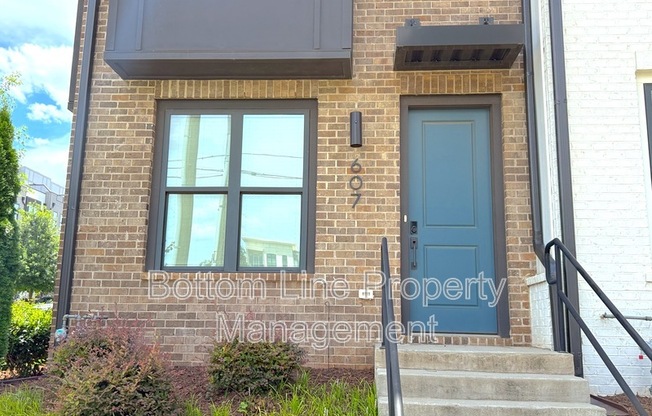 607 W TREMONT AVE