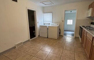 2 beds, 1 bath, $1,100