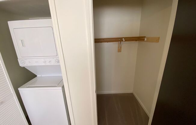 1 bed, 1 bath, $695, Unit 303 W Young Ave. Apt 35