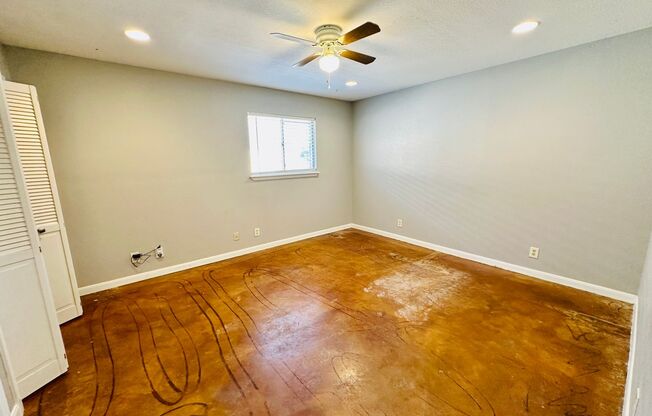1 bed, 1 bath, 700 sqft, $1,195, Unit 3428 Willowrun Dr #1