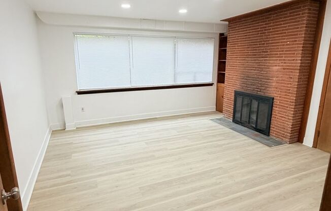 1334 Lakeview (Duplex)