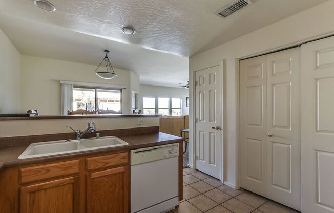 2 beds, 2 baths, 1,403 sqft, $2,000, Unit 2063