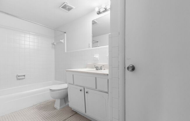 1 bed, 1 bath, 597 sqft, $1,039, Unit 1617K