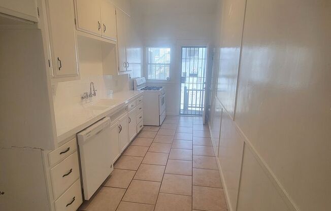 1 bed, 1 bath, $2,495