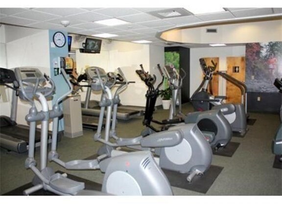 2 beds, 2 baths, 1,005 sqft, $4,200, Unit 601