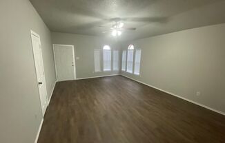 3 beds, 2 baths, $1,450