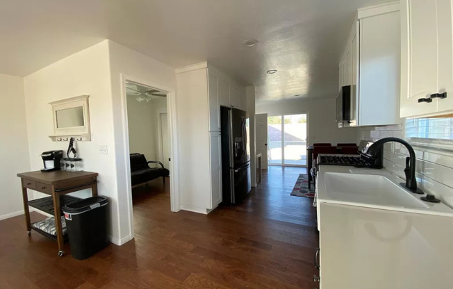 2 beds, 1 bath, $1,750