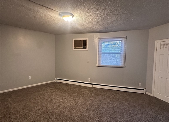 1 bed, 1 bath, 1,200 sqft, $2,300, Unit 2