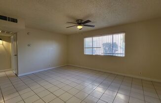 2 beds, 1 bath, 792 sqft, $1,050, Unit Merlayne Unit 5