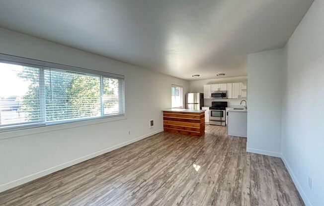 1 bed, 1 bath, 605 sqft, $1,395, Unit 36