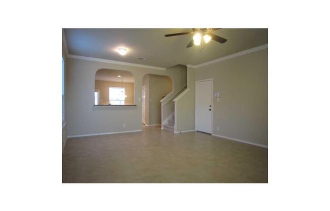 4 beds, 3.5 baths, $2,800