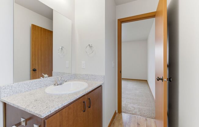 2 beds, 2 baths, 952 sqft, $1,595, Unit 1913-201