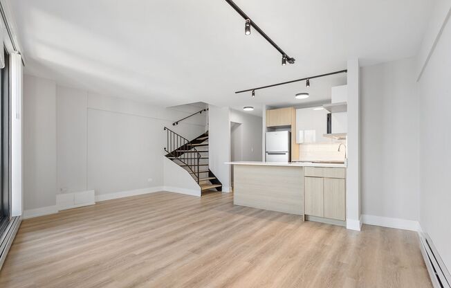 1 bed, 1.5 baths, 667 sqft, $2,400, Unit 4D