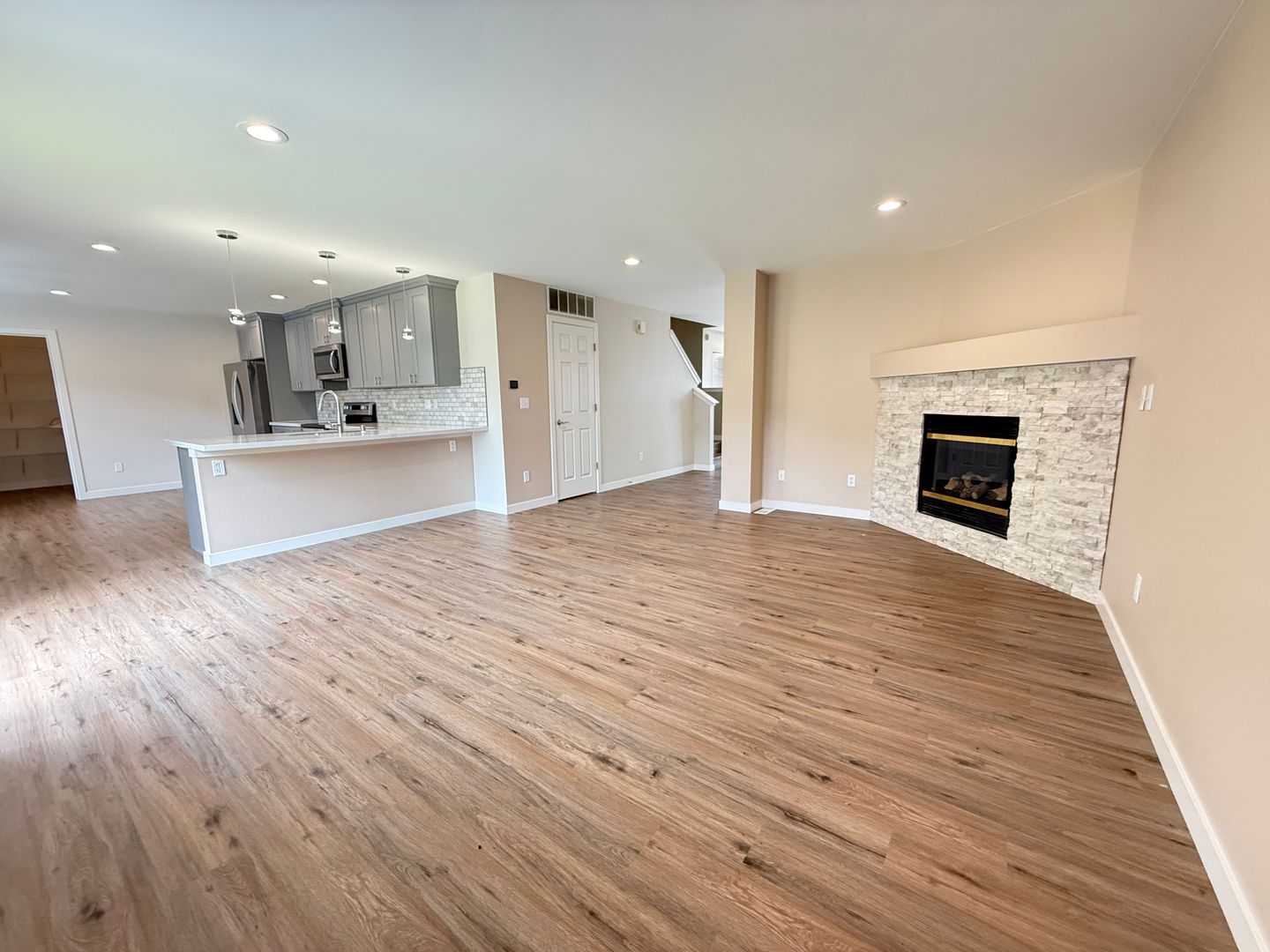 Move in Ready Luxury 4 Bedroom, 2.5 bath home for rent...