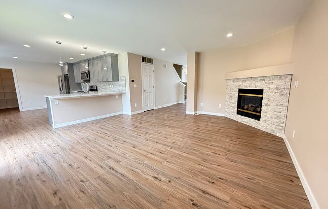 Move in Ready Luxury 4 Bedroom, 2.5 bath home for rent...