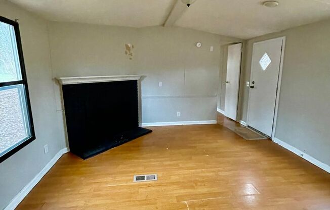 Adorable 2 bedroom 1 bath Mobile Home located it Dallas