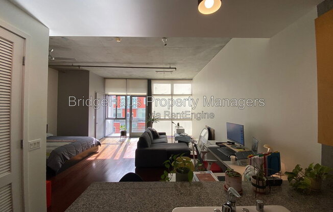 Studio, 1 bath, 718 sqft, $2,200, Unit 409