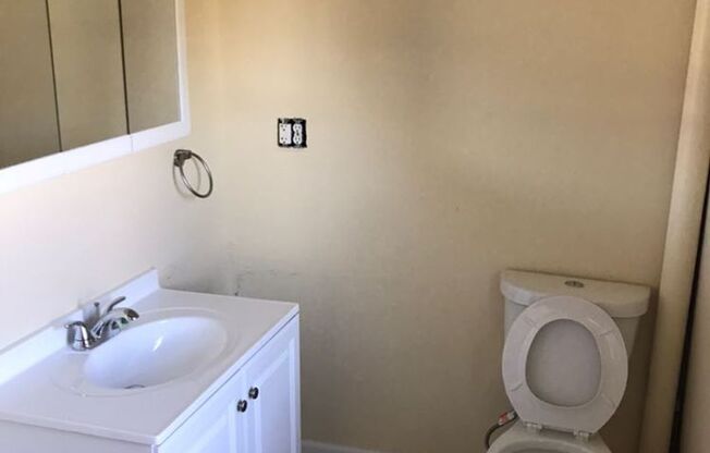 2 beds, 1 bath, $1,150