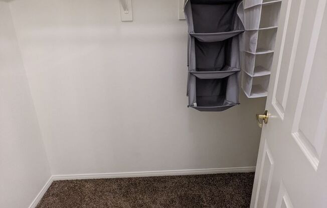3 beds, 2 baths, $1,650, Unit # 203