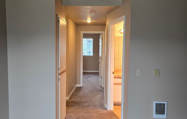 2 beds, 1 bath, 882 sqft, $1,415, Unit 226