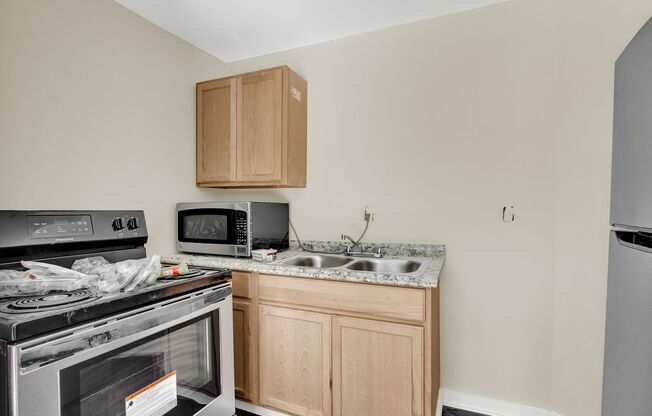 1 bed, 1 bath, 600 sqft, $695, Unit 110 East Market Street - Apt 2