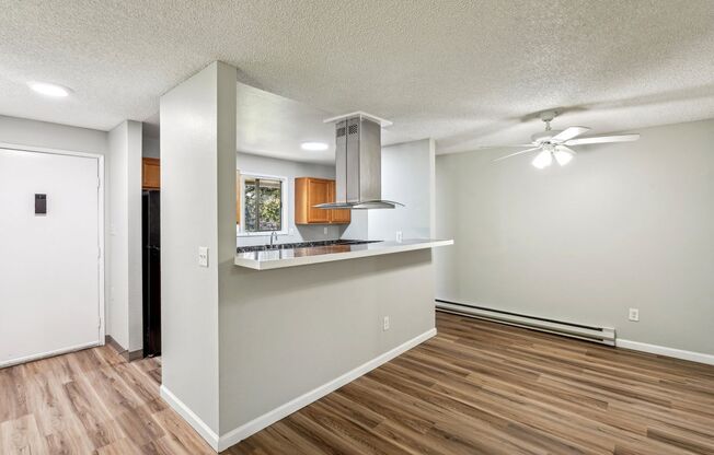 1 bed, 1 bath, 673 sqft, $1,300, Unit 313H