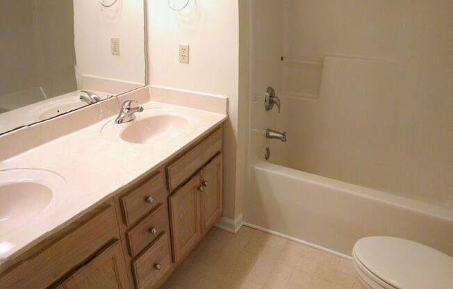 2 beds, 2 baths, 1,024 sqft, $1,425