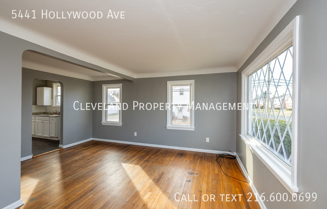 5441 HOLLYWOOD AVE