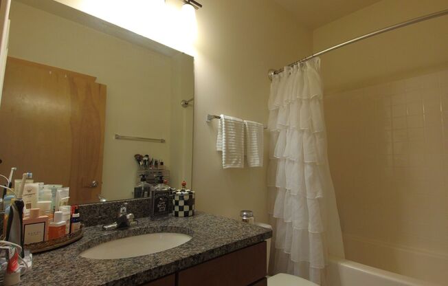 2 beds, 2.5 baths, 1,560 sqft, $3,295, Unit 402