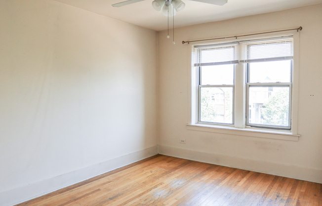 1100 West Roscoe St.