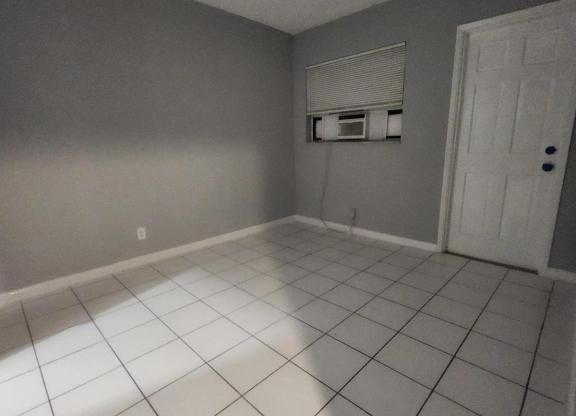 1 bed, 1 bath, 600 sqft, $1,750