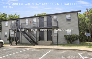 1702 Mineral Wells Hwy