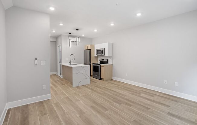 Studio, 1 bath, $1,195, Unit 3924-02