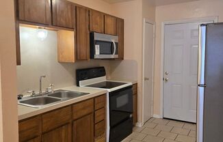 2 beds, 1 bath, $875, Unit Unit B