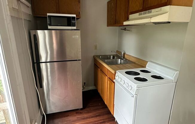 1 bed, 1 bath, 350 sqft, $625, Unit 1517 Apt. 6