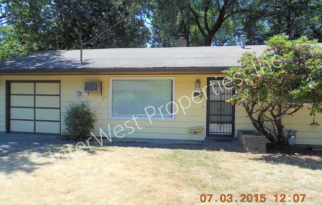 3 Bedroom Ranch Style on Cul De Saq with Fenced Yard, Wood Stove & Garage!