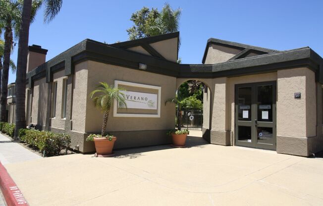 2 Bedroom Upper Unit in UTC