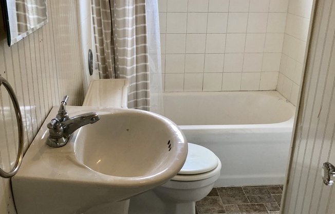 Awesome location for Garage Apartment