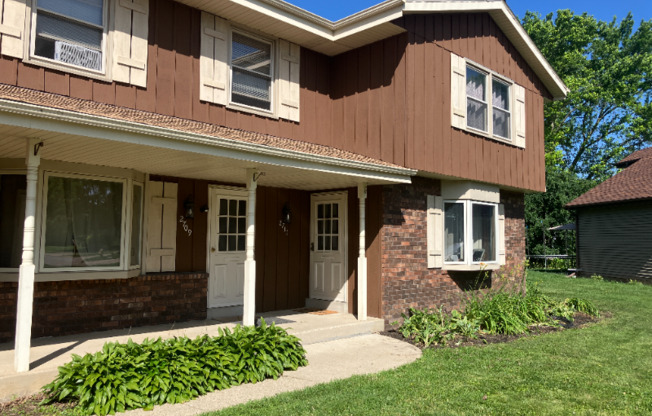 2711 ALBANY CT