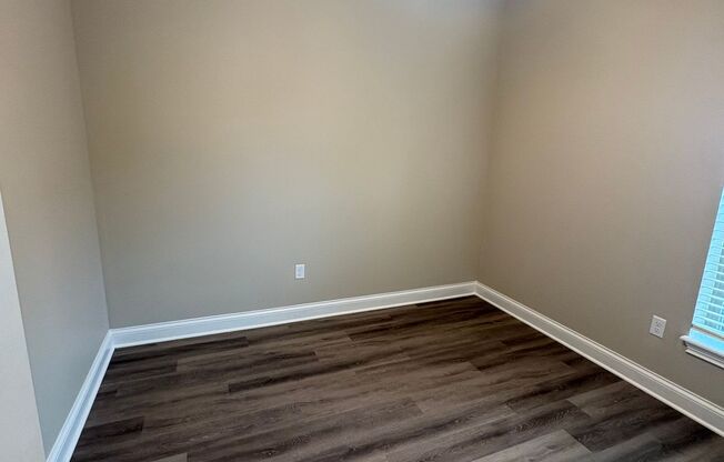 2 beds, 1 bath, 950 sqft, $1,000, Unit 114