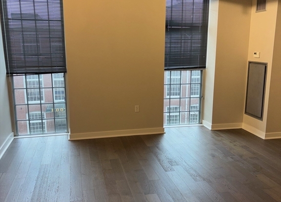 2 beds, 2 baths, 1,425 sqft, $3,000, Unit 355