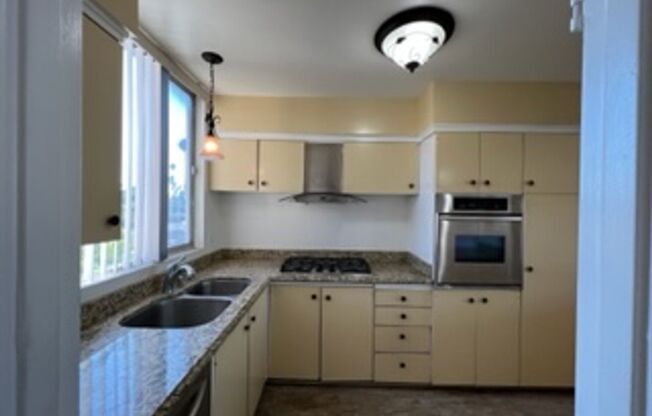 2 beds, 2 baths, $2,250, Unit #334J